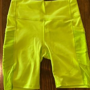 Fabletics Mila High-Waisted Pocket Short